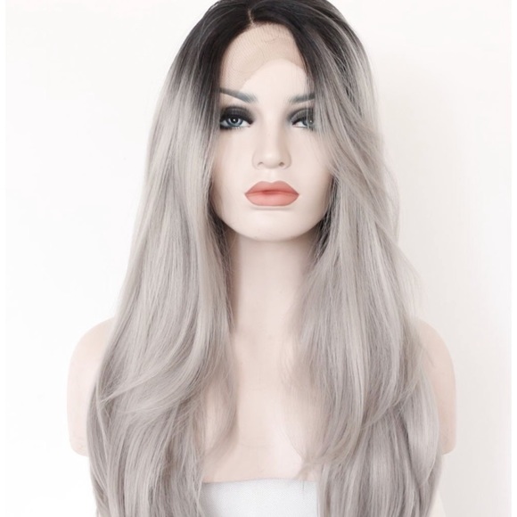 ✨Farrah 22” GREY OMBRÉ LACEFRONT Wig *NWT*✨ main image 5